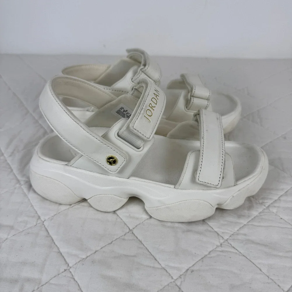 Jordan Deja Sail Metallic Gold Platform Sandals Women's Size 8 FN5036 100‎